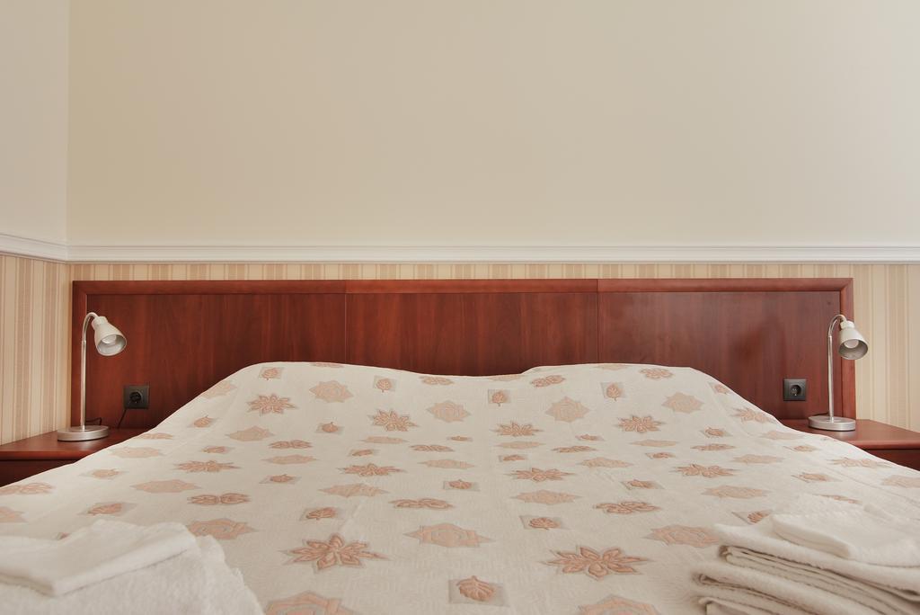 Consul Hotel Консул Odessa Zimmer foto