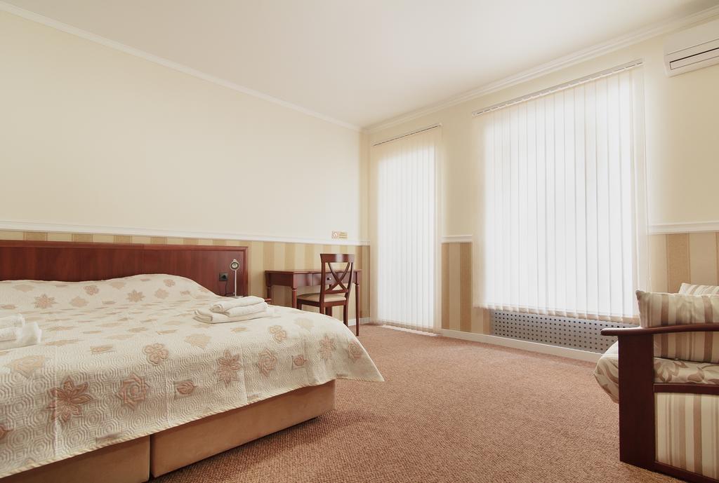 Consul Hotel Консул Odessa Zimmer foto